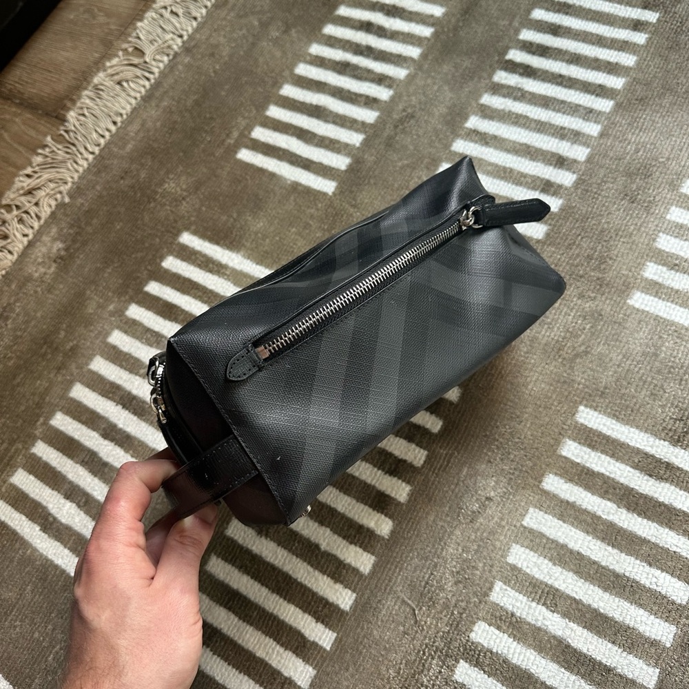 Burberry Toiletry case